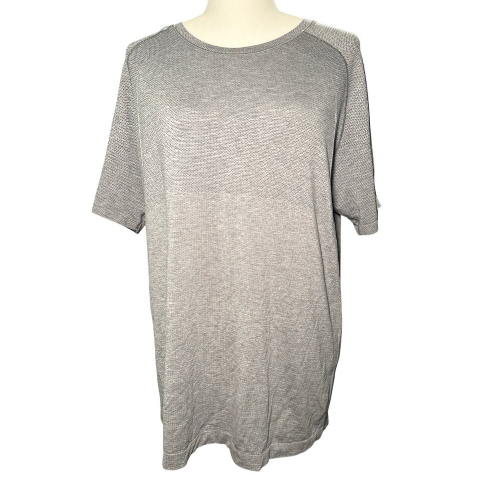 Lululemon Live In Practice Gray Seamless Short Sleeve Performance Tee, Large